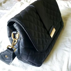 Steve Madden black leather quilted pattern purse